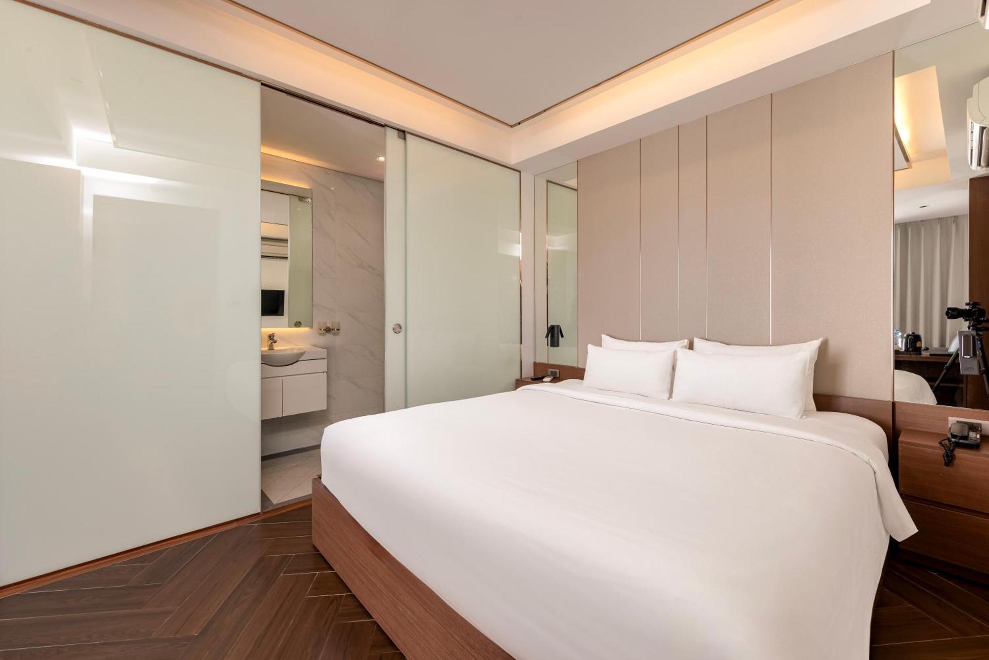 Riverside Hotel В'єнтьян Екстер'єр фото